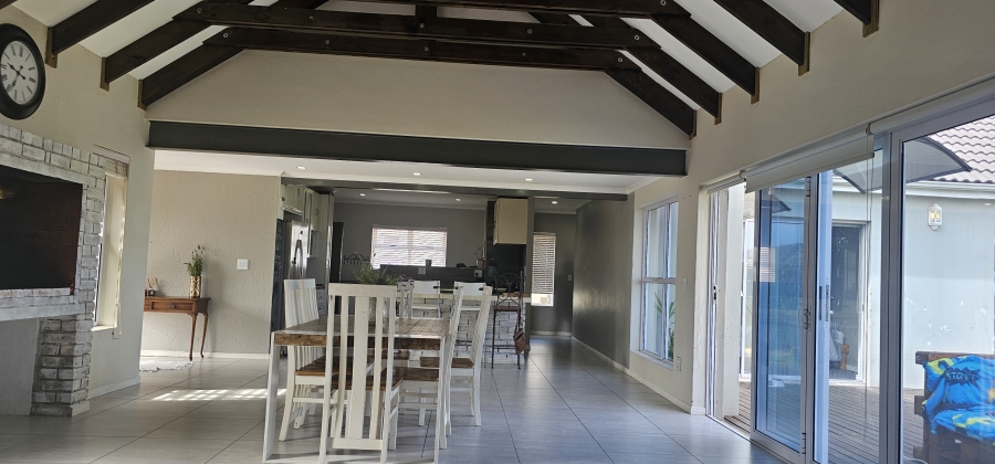 4 Bedroom Property for Sale in Country Club Western Cape